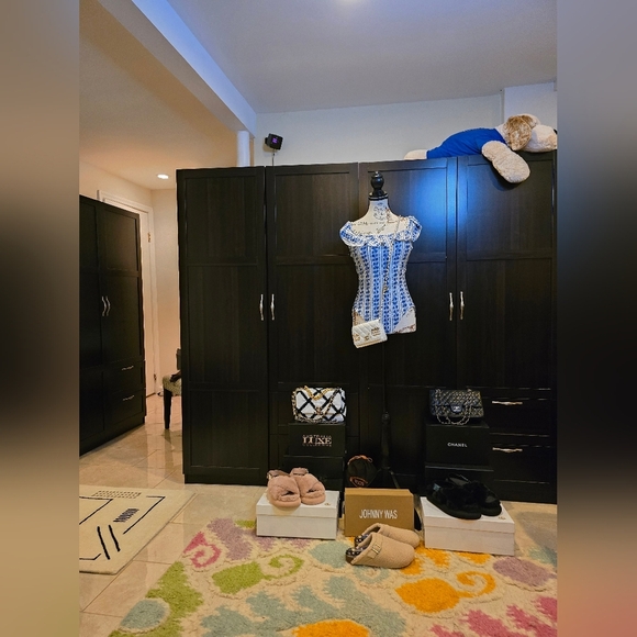 Hermoza One Piece Swimsuit Ruffle Shoulder Back Closure Retails $148 - Picture 6 of 9